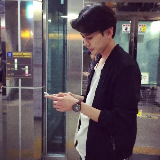 向春江谦