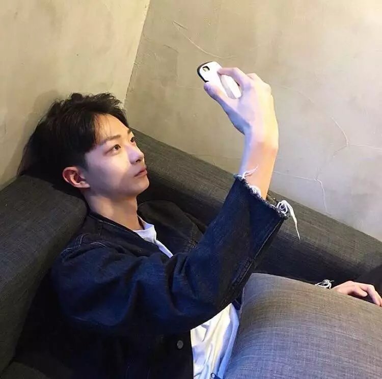 禄鸣云英