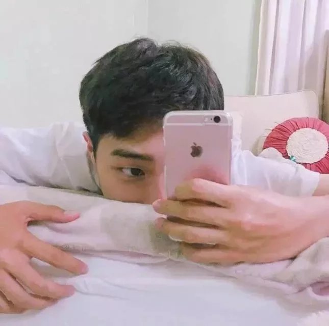 应亮若晶
