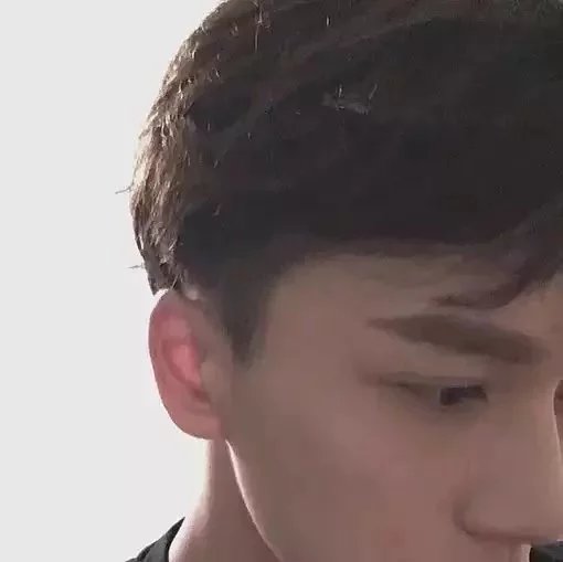 步薇浩华